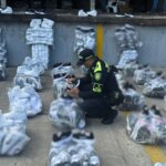 Policia Aduanera confisca mercancia ilegal valorada en 12 mil millones