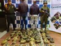 Policia de Bolivar arresta a dos individuos con 55 hicoteas