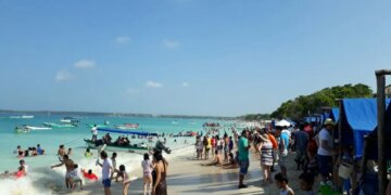 Por precaucion se limita el embarque y desembarque de pasajeros