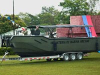 Proporcionan asistencia fluvial a la Infanteria de Marina en Bolivar
