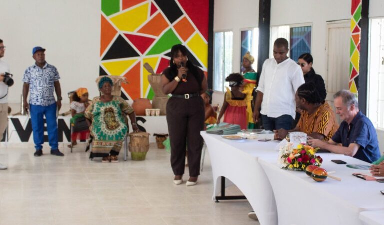 Tierra Baja y Puerto Rey solicitan intervención del Minambiente ante preocupaciones por el emisario submarino.