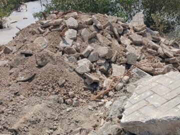 1772582128 A base de escombros estan despojando la Cienaga de la