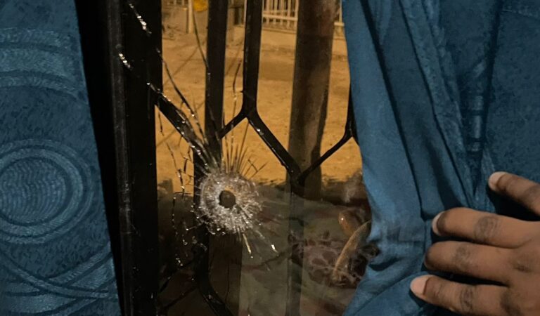 Caballos pasan noches de tensión debido a la llegada de motorizados que disparan