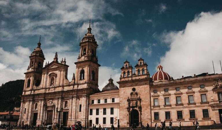 Cibernautas eligen a Bogotá y Cartagena como los principales destinos turísticos para Semana Santa 2026