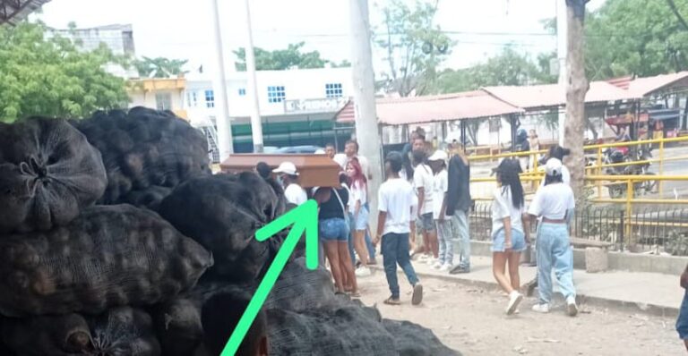 Con plomo al aire piedras musica y ron despidieron a