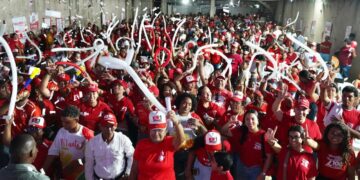 El Pozon se lleno de rojo junto a Yolanda Wong