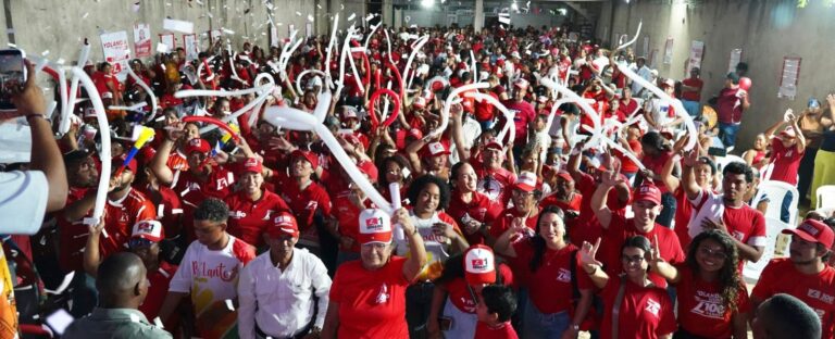 El Pozon se lleno de rojo junto a Yolanda Wong