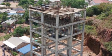 Obras de construccion del sistema de acueducto en Altos del