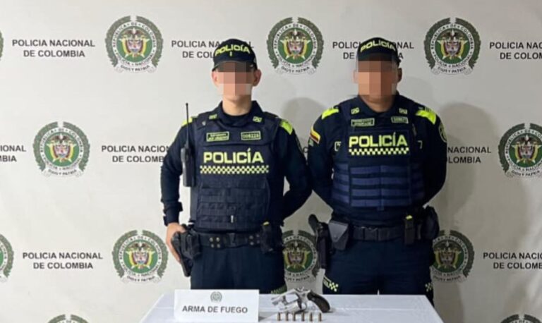 Adolescente detenido con un revolver Smith Wesson 38 en