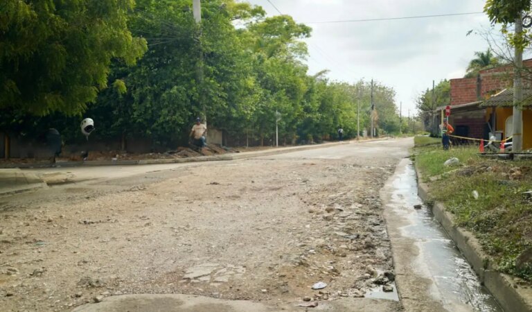 Alcaldía y Gobernación inician proyecto de recuperación de vías en Turbaco-Bolívar