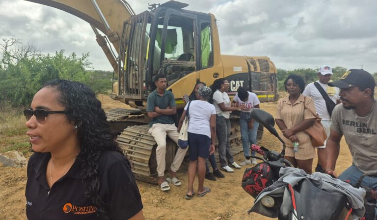 Consejo Comunitario de Tierra Baja detiene obras de doble calzada por falta de información clara.