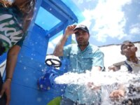 El gobierno proporciona agua potable a la zona rural de