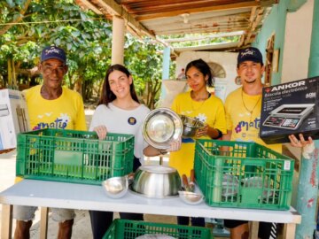 Entrega de herramientas a 4 asociaciones de mujeres en Maria
