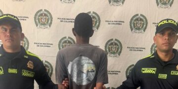 No encontro comida preparada en casa y agredio a su