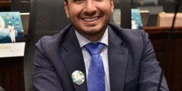 Representante Fernando Nino sin voz ni voto en el Congreso