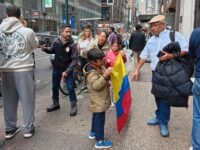 Con entusiasmo colombianos en Nueva York comienzan la votacion para