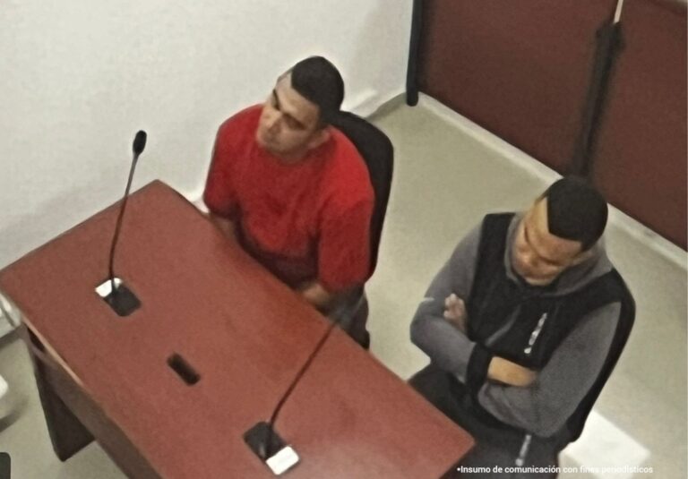 Detienen a tres policias acusados de cometer un crimen en
