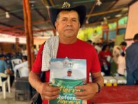 Entrega de predios y titulos de propiedad a familias del