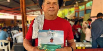 Entrega de predios y titulos de propiedad a familias del