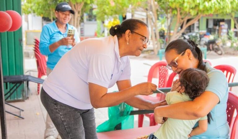 Gobernación de Bolívar refuerza campaña de vacunación ante brotes de sarampión en el país