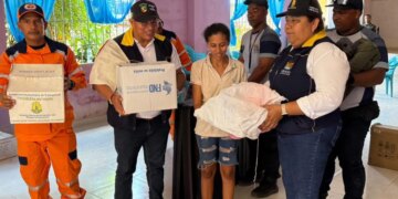 Gobernacion proporciona asistencia a afectados por el incendio en Tiquisio