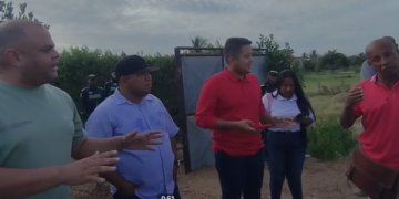 La Alcaldia se compromete a construir un escenario deportivo en