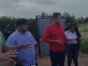 La Alcaldia se compromete a construir un escenario deportivo en