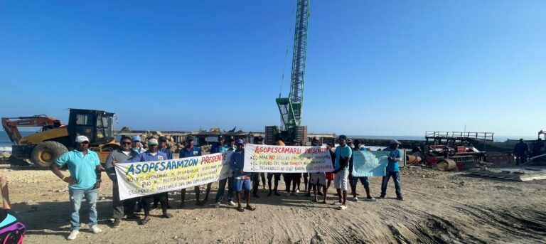 Pescadores se manifiestan en contra de las obras del Malecon