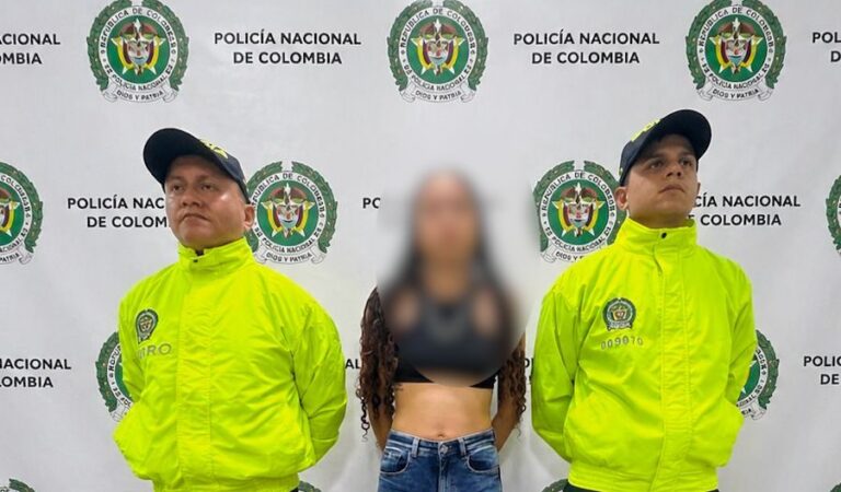 Vendía contenido sexual de su hija menor de edad a un extranjero.