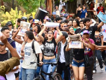 1780530323 Estudiantes de Cartagena se reunen con Ivan Cepeda