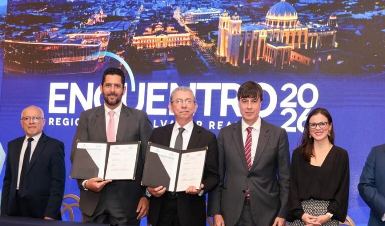 Acuerdo de colaboración para potenciar la educación universitaria en América Latina entre ACIET y AUPRIDES.