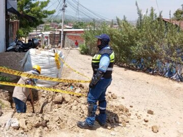 Descubren conexiones irregulares al sistema de acueducto en Nelson Mandela