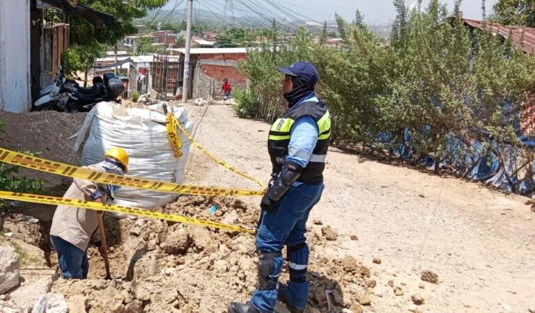 Descubren conexiones irregulares al sistema de acueducto en Nelson Mandela