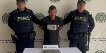 Detienen a Al Meke con una panela de marihuana en