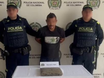 Detienen a Al Meke con una panela de marihuana en