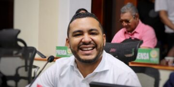 Javier Julio Bejarano renuncia al MAIS y a su curul
