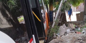Transcaribe Autobus se quedo sin frenos al descender una loma