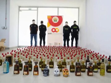Cierre de establecimientos e incautacion de licor ilegal en operativos