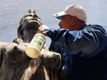 Cuidado y reparacion del monumento a la India Catalina