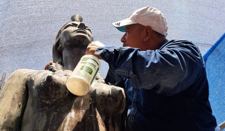 Cuidado y reparación del monumento a la India Catalina