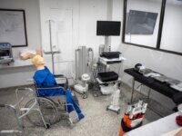 DIAN entrega equipos medicos a la Universidad de Cartagena