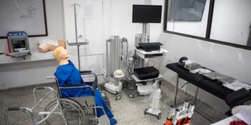 DIAN entrega equipos medicos a la Universidad de Cartagena