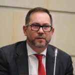 El Presidente del Senado alerta sobre las amenazas a la