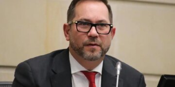 El Presidente del Senado alerta sobre las amenazas a la