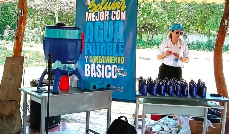 Progresan las entregas de filtros purificadores de agua en escuelas de Bolívar