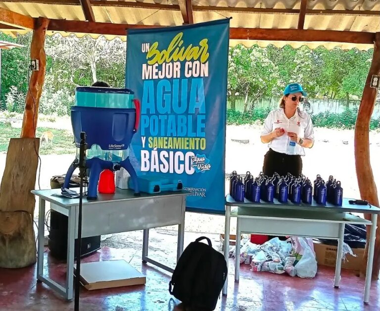 Progresan las entregas de filtros purificadores de agua en escuelas