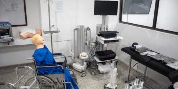 Unicartagena recibe donacion de equipos biomedicos e insumos hospitalarios por