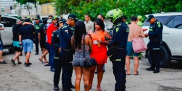 1786133723 Sellan dos establecimientos comerciales en zona turistica de Cartagena