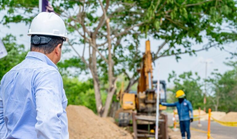 Comenzaron los trabajos de rehabilitación del alcantarillado en la Avenida Consulado.
