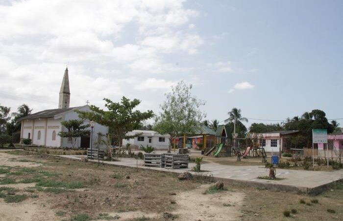 El Consejo Comunitario de la Comunidad Negra Leticia Canal del Dique recibe título colectivo de la Agencia Nacional de Tierras.